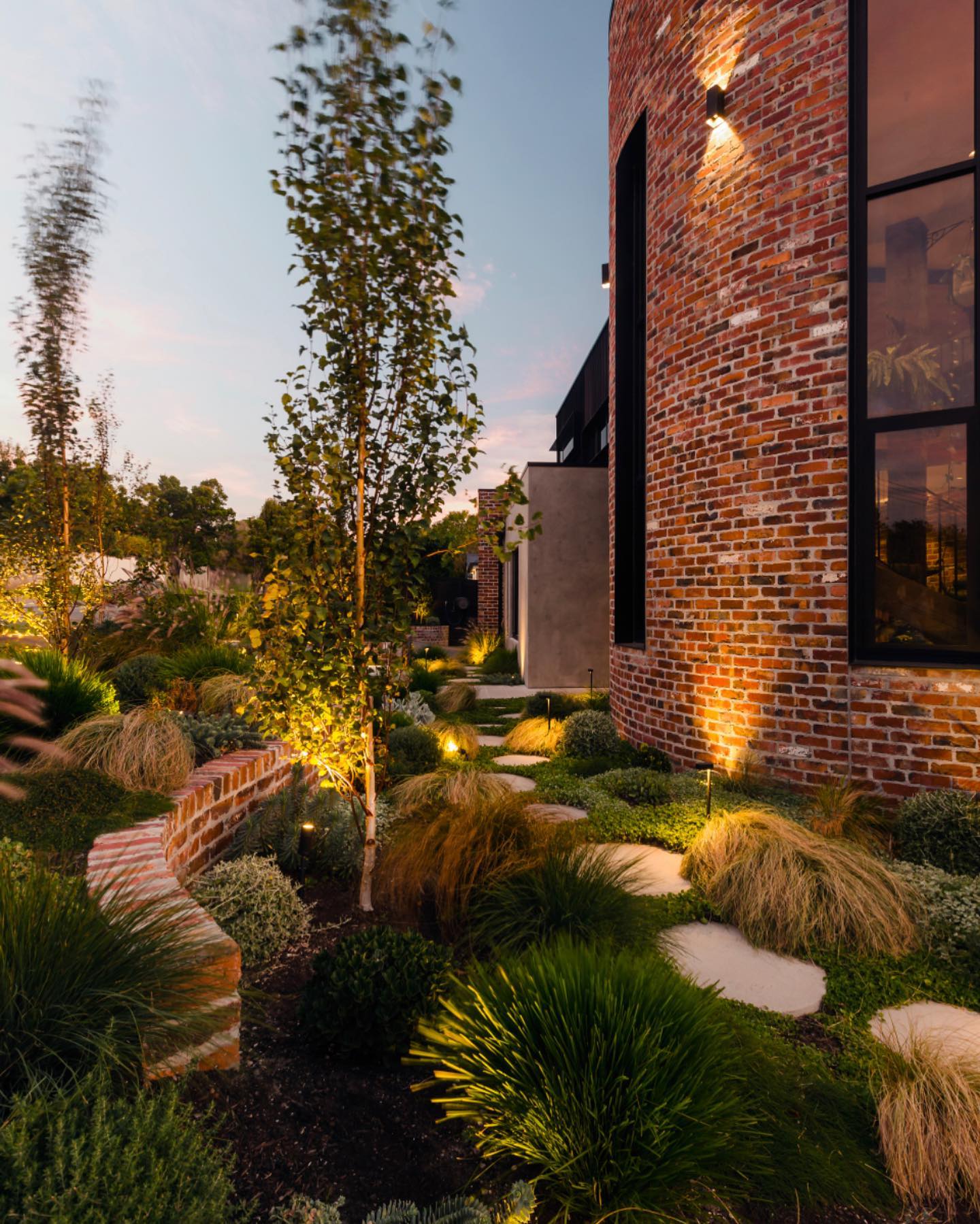 garden path lighting