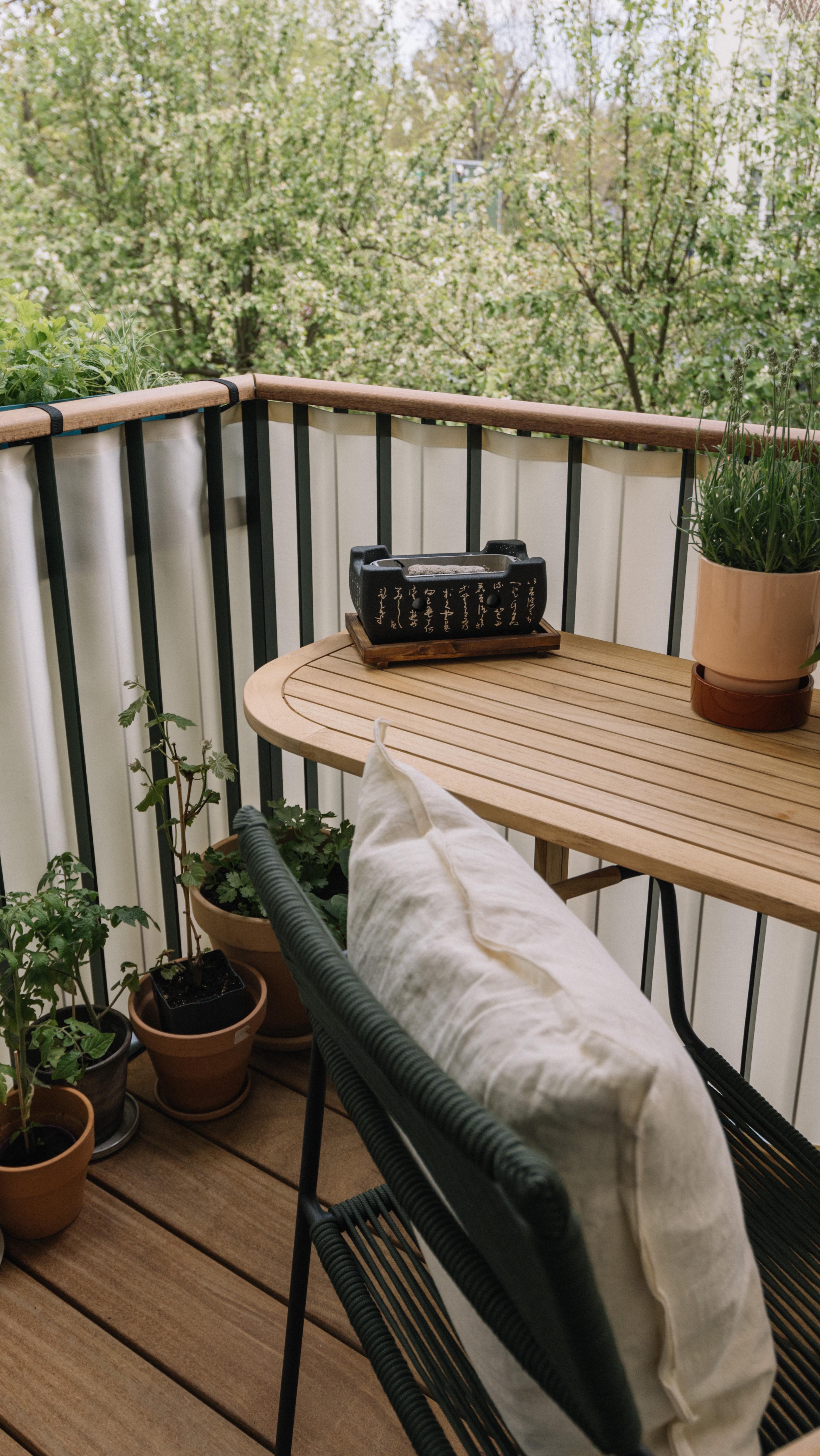 apartment balcony decor
