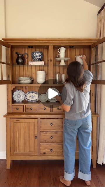 30 Stunning Dining Room Hutch Styling Ideas To Transform Your Space 6 dining room hutch styling