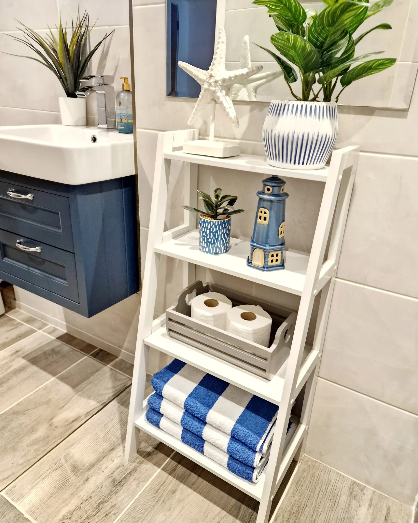 coastal bathroom decor
