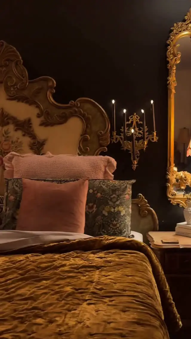 vintage bedroom decor