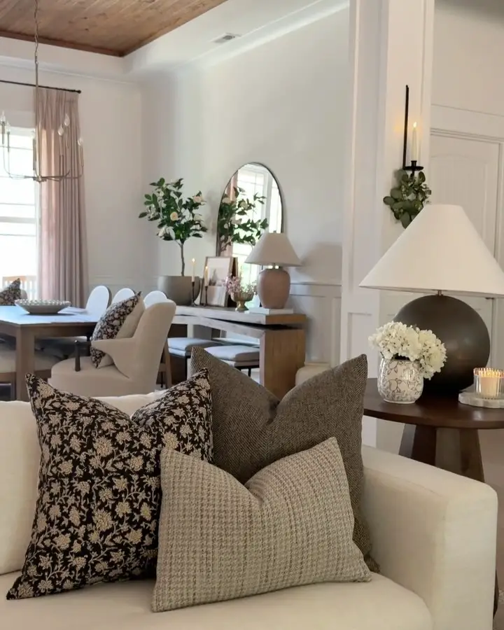 modern farmhouse dining room