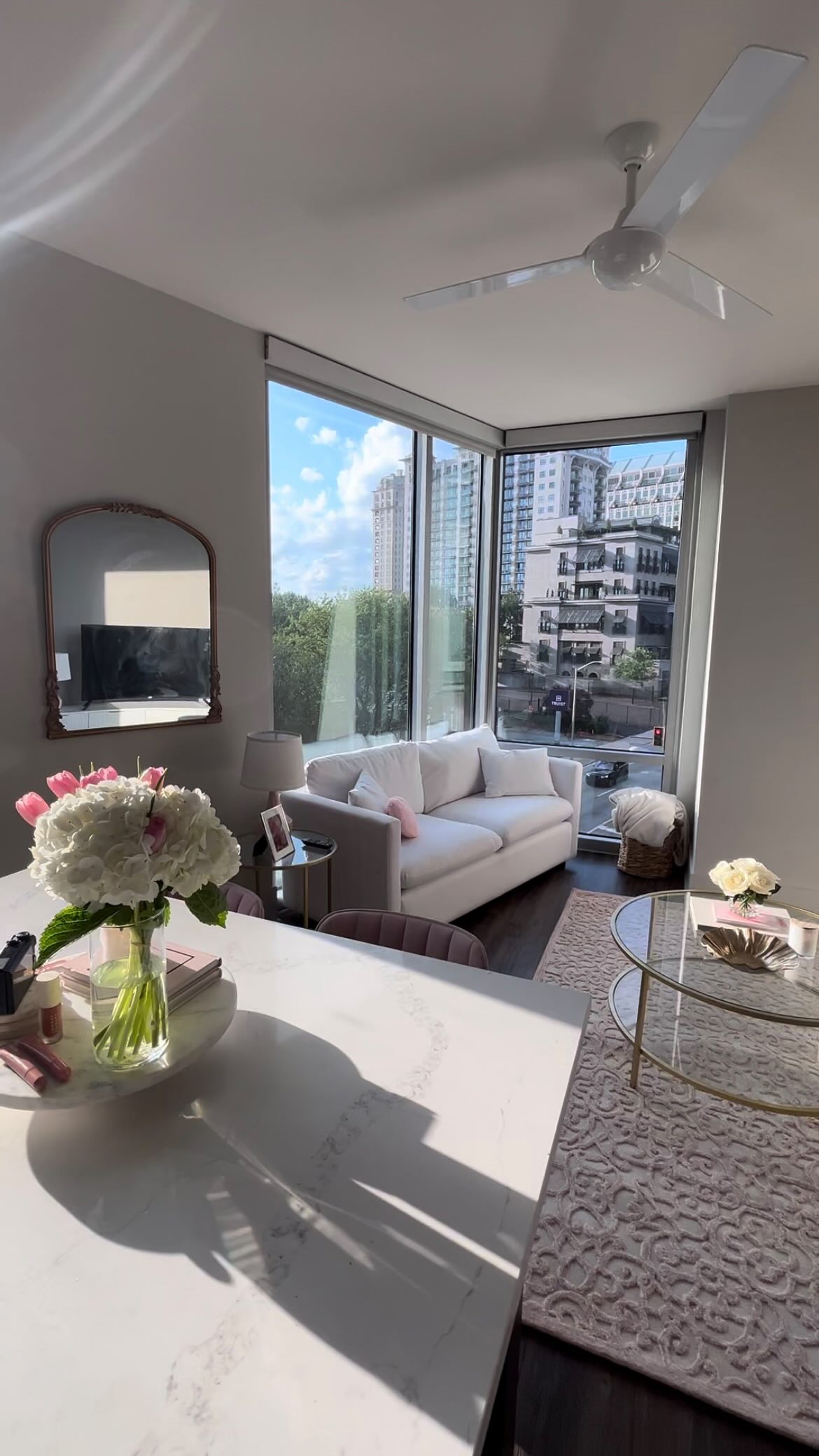 glam apartment decor