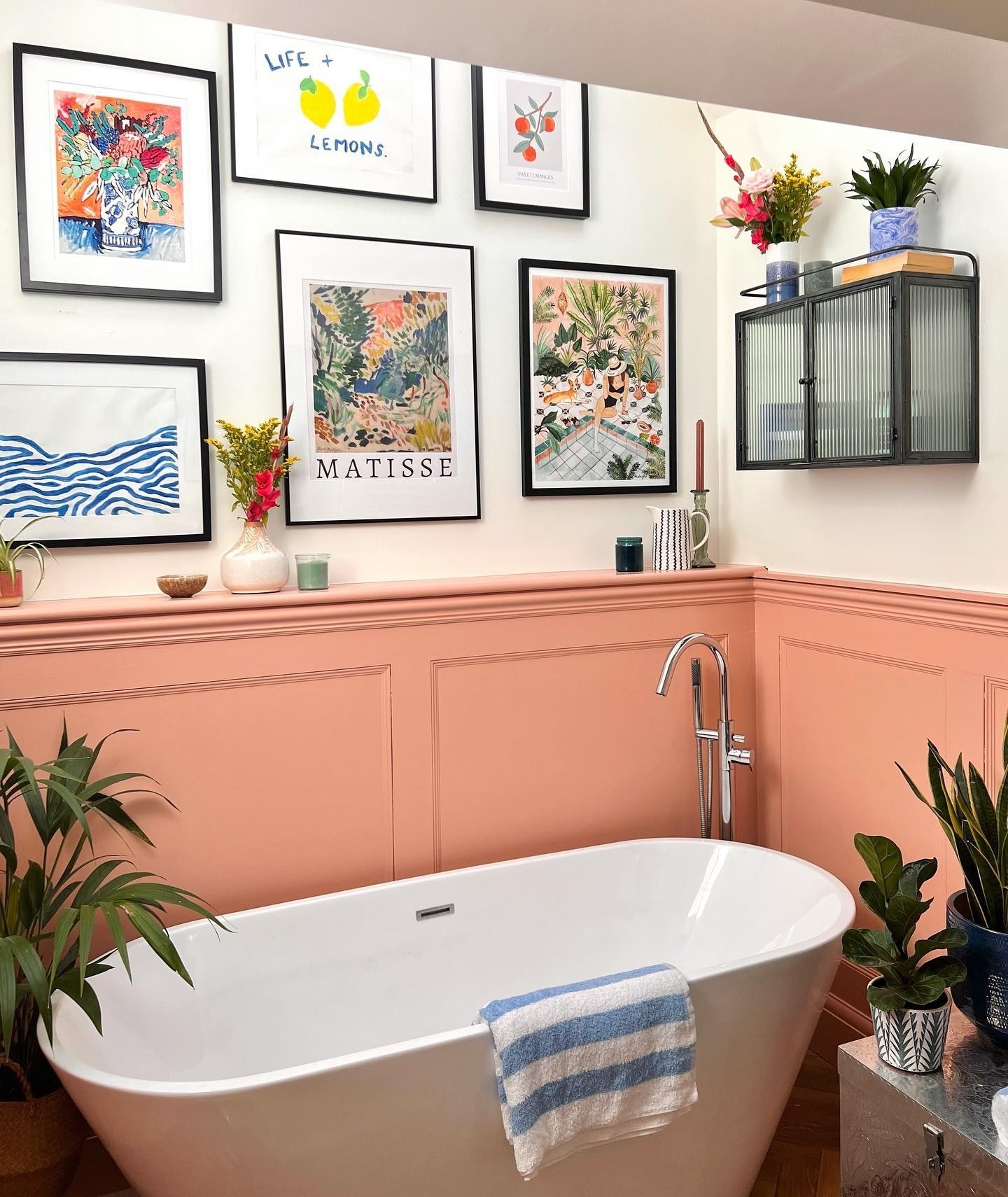 bathroom art ideas