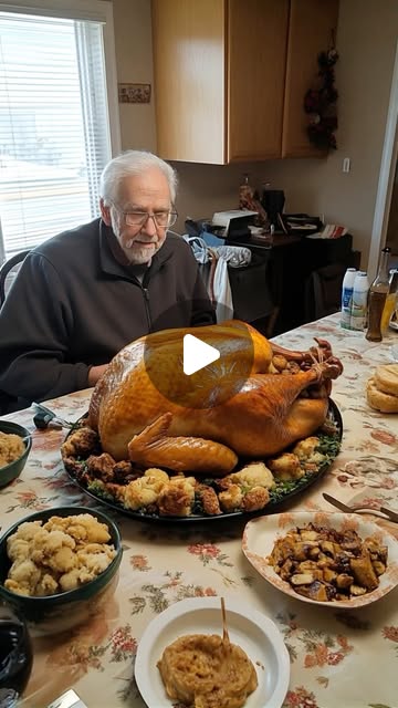thanksgiving dining room table