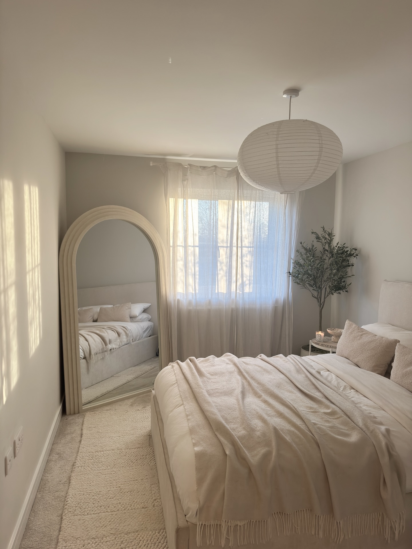 white bedroom decor
