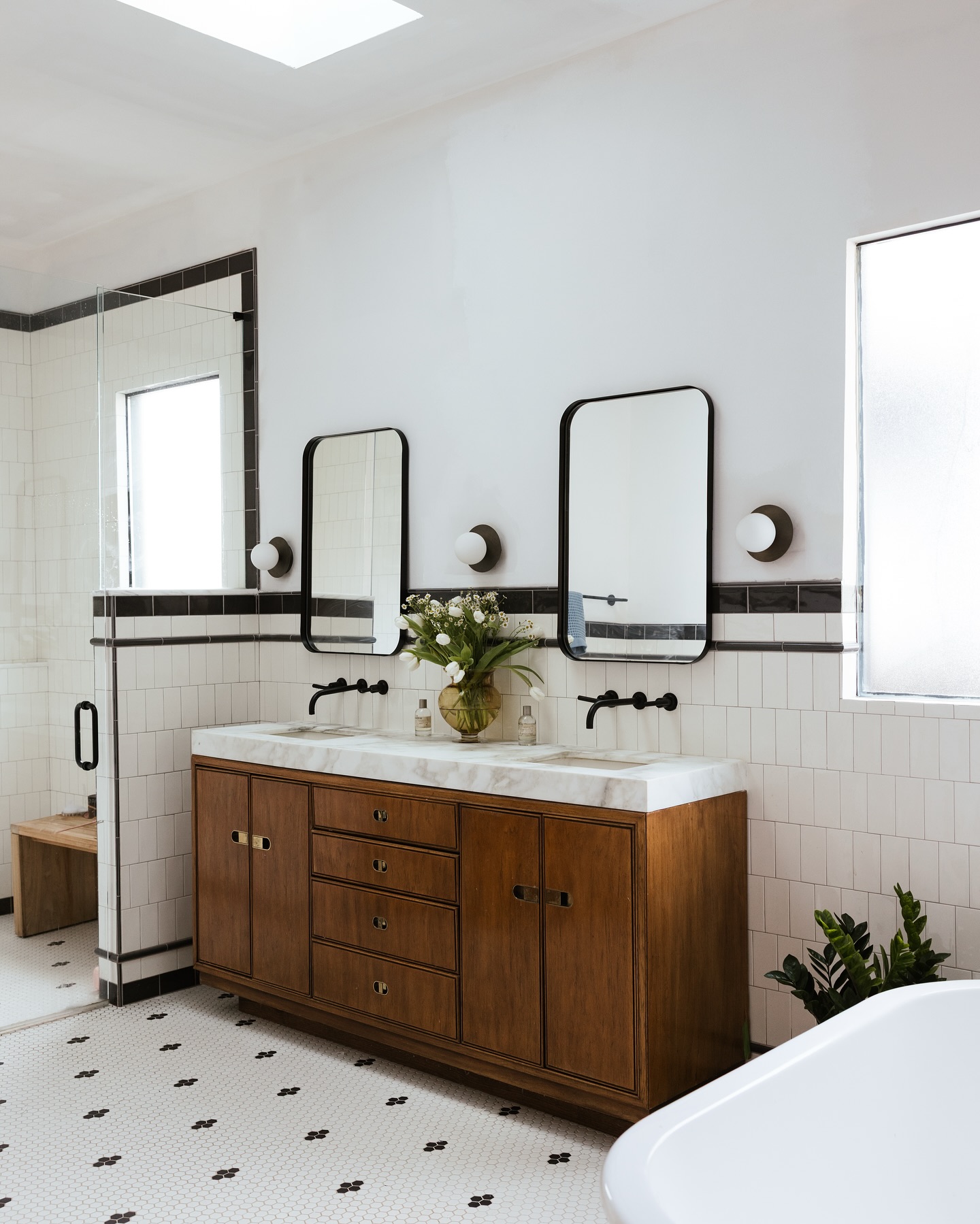 black and white bathroom